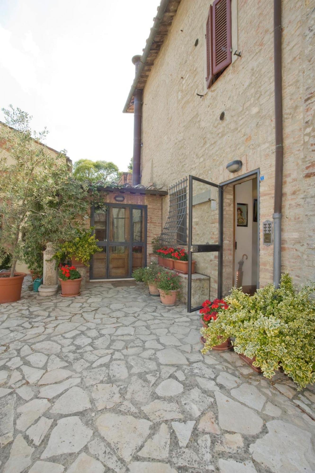 B&B Il Pettirosso Di Siena Exterior foto