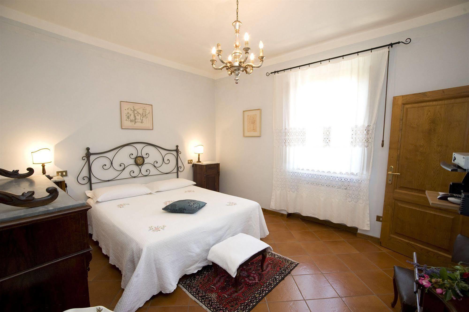 B&B Il Pettirosso Di Siena Exterior foto